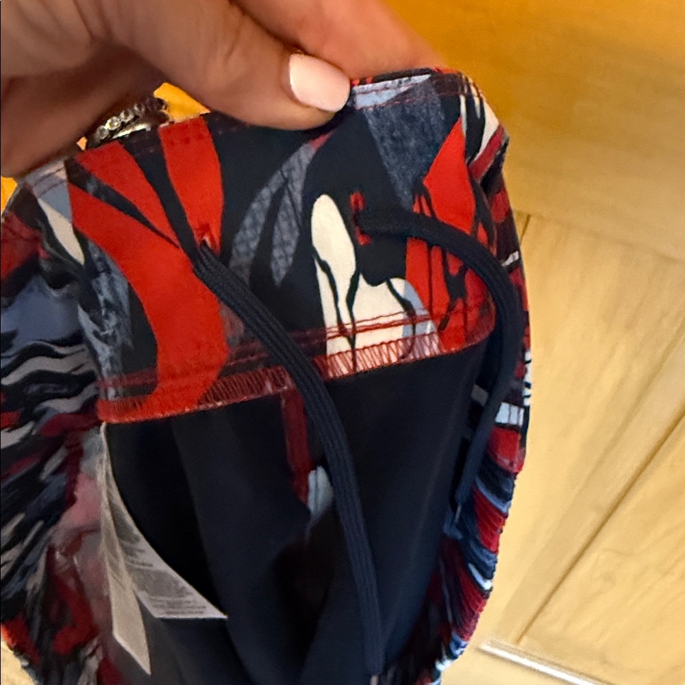 Columbia Red and Blue Patterned Shorts UPF 50 Omni-Shade - Picture 5 of 5